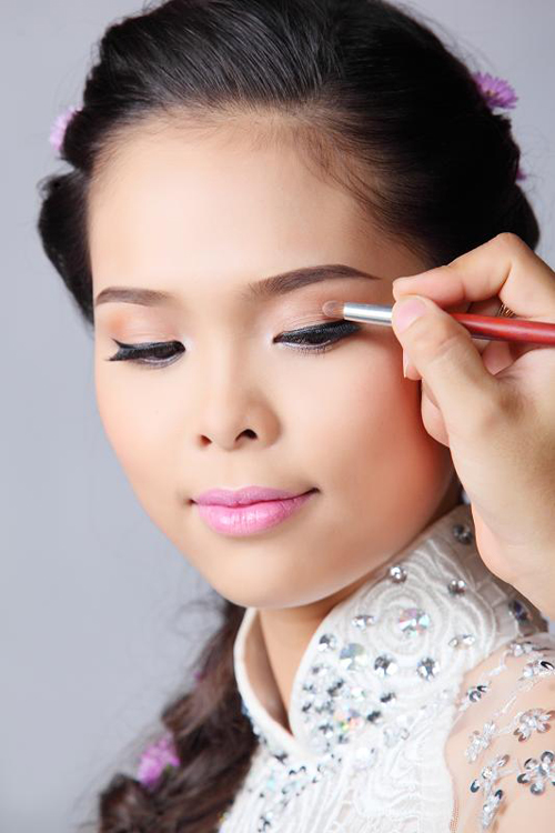trang điểm áo dài cưới - hình minh họa 9