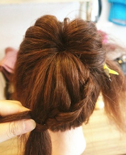 kiểu tóc búi nữ hoàng - hình minh họa 7