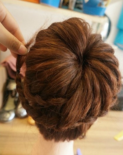 kiểu tóc búi nữ hoàng - hình minh họa 11