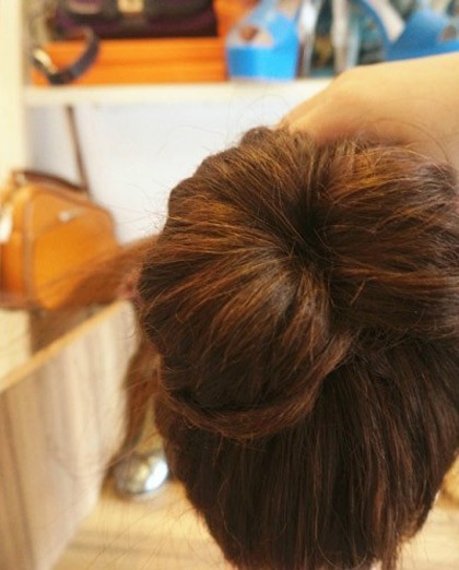 kiểu tóc búi nữ hoàng - hình minh họa 8