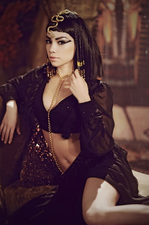 Để kiểu tóc Cleopatra đẹp như Sao Việt Kiểu tóc Cleopatra - hình minh họa 7