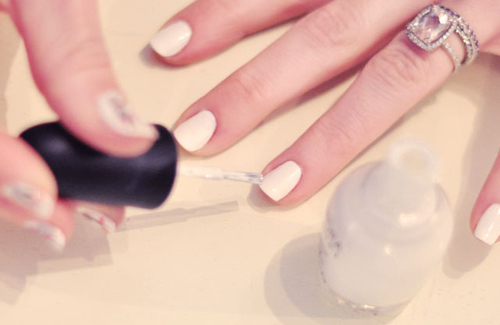 2 mẫu nail hoa rực rỡ đón cuối tuần - 12