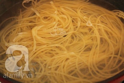 Spaghetti trứng cá cực ngon đổi món cuối tuần 6 Spaghetti trứng cá