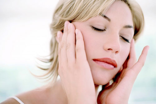 Bí Quyết Chăm Sóc Làn Da Rạng