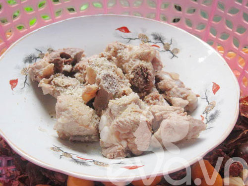 Canh hạt dẻ củ sen nấu sườn - 2