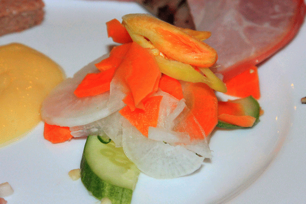 bánh mì thịt nguội Sài Gòn - hình minh họa 5