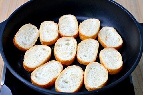 Bánh Mì Tỏi Giòn Rụm - hình minh họa 2