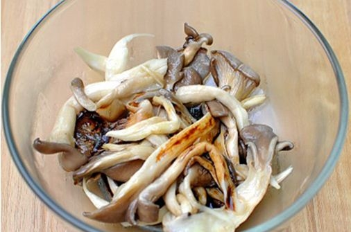 Bánh Mì Tỏi Giòn Rụm - hình minh họa 6