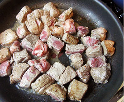 bò lúc lắc sốt rượu vang - hình minh họa 2