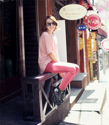 Muôn vàn cách mix jeans sặc sỡ cho mùa thu phối đồ jeans màu sắc - hình minh họa 11