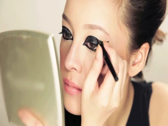 kẻ mắt nước - hình minh họa 3