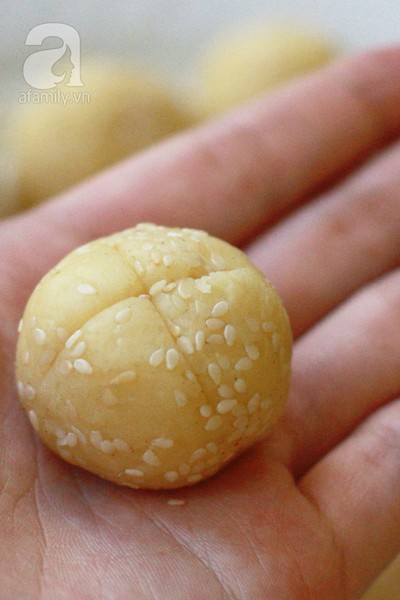 lam-banh-vung-cuoi-tuyet-ngon-6 Bánh Vừng Cười Hương Vị Thân Thương - hình minh họa 6