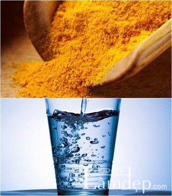 bột nghệ trị mụn