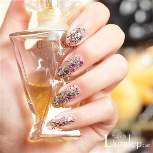 Style nail óng ánh quyến rũ phái đẹp
