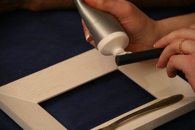 Độc đáo cách tự chế khung ảnh từ đồ bỏ đi 5 tự chế khung ảnh độc đáo - hình minh họa 2