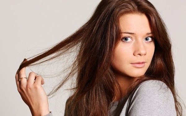 Bí quyết chăm sóc da đầu bị gàu và dư dầu